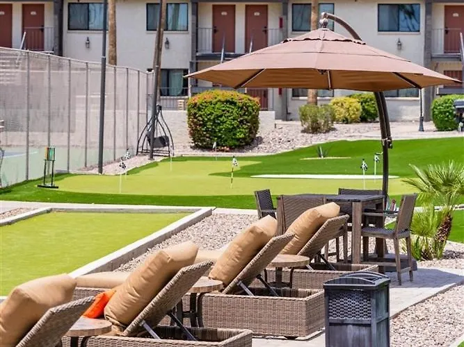 127 Fully Furnished 1br Suite-prime Location Apartment *